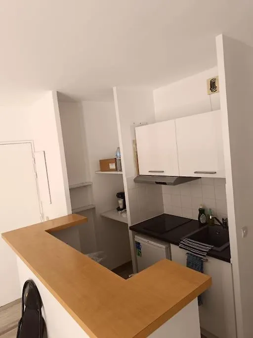 Bel Appartement F2 Avec Terrasse Paris 0*,