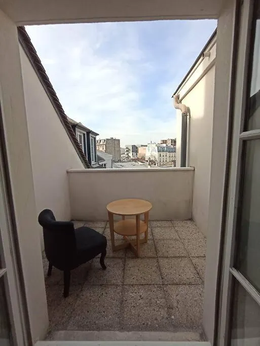 Bel Appartement F2 Avec Terrasse Paris 0*,  France